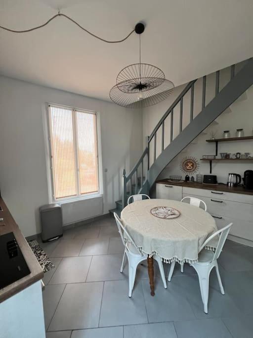 La Jolie Petite Maison 圣安德烈莱韦尔热 外观 照片