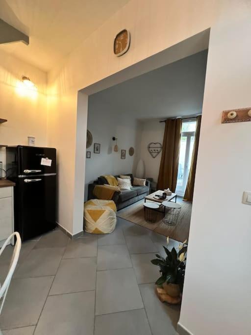 La Jolie Petite Maison 圣安德烈莱韦尔热 外观 照片